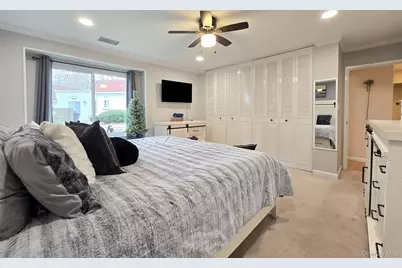 392 Clubhouse Court, Coram, NY 11727 - Photo 16