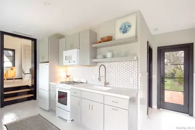 5 Tepee Street, Hampton Bays, NY 11946 - Photo 2