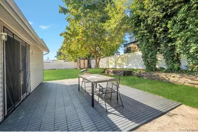 382 Boyle Road, Selden, NY 11784 - Photo 8