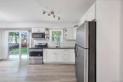 382 Boyle Road, Selden, NY 11784 - Photo 18