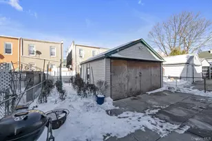 104-47 89th Ave, Richmond Hill, NY 11418 - Photo 16