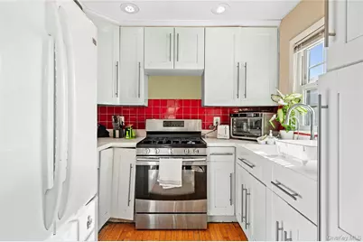 256 Madison Street, Mamaroneck, NY 10543 - Photo 6