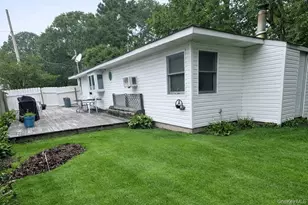 82 Brushwood Dr, Shirley, NY 11967 - Photo 12