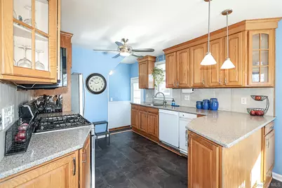 58 Elm Court, New Hyde Park, NY 11040 - Photo 10