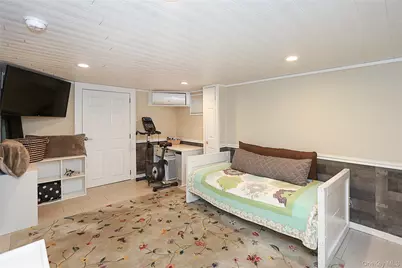 58 Elm Court, New Hyde Park, NY 11040 - Photo 28