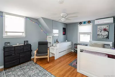 58 Elm Court, New Hyde Park, NY 11040 - Photo 22