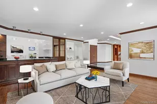 43 Hunt Dr, Jericho, NY 11753 - Photo 2