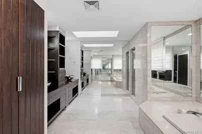 43 Hunt Drive, Jericho, NY 11753 - Photo 10