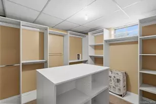 43 Hunt Dr, Jericho, NY 11753 - Photo 28