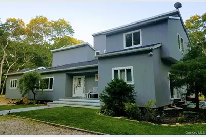10 Skyes Neck Court, East Quogue, NY 11942 - Photo 1
