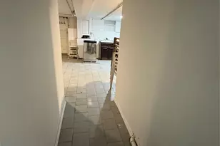 690 E 240th St, Bronx, NY 10470 - Photo 42