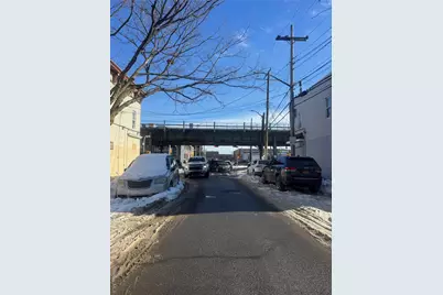 690 E 240th Street, Bronx, NY 10470 - Photo 6