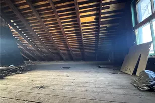 690 E 240th St, Bronx, NY 10470 - Photo 32