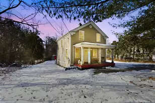 85 Sunset Ave, Poughkeepsie, NY 12601 - Photo 2