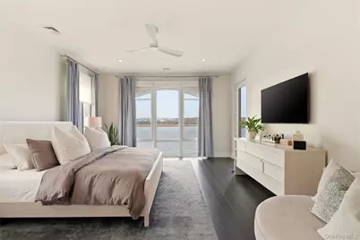 10 Shore Road #300, Glenwood Landing, NY 11547 - Photo 18