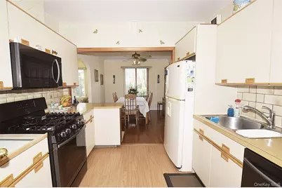 24903 Rushmore Terrace, Little Neck, NY 11362 - Photo 10