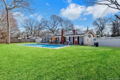 15 Whitmore Lane, Coram, NY 11727 - Photo 10