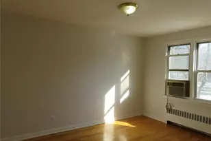 7 Winchester Ave, Yonkers, NY 10710 - Photo 12