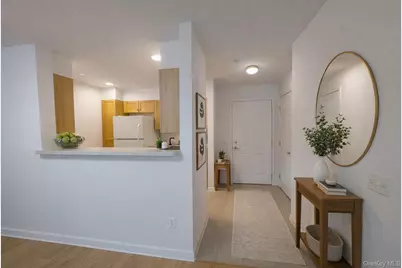 100 Woodcrest Lane #102, Mount Kisco, NY 10549 - Photo 2