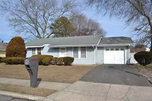 133 Inverness Rd, Holbrook, NY 11741 - Photo 2