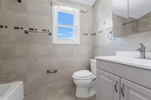 1987 Lakeville Rd, New Hyde Park, NY 11040 - Photo 18