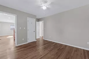 1987 Lakeville Rd, New Hyde Park, NY 11040 - Photo 10