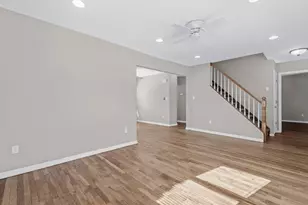 1987 Lakeville Rd, New Hyde Park, NY 11040 - Photo 4