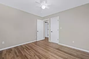 1987 Lakeville Rd, New Hyde Park, NY 11040 - Photo 12