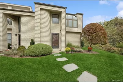 21 S Fulton Drive #29, Montauk, NY 11954 - Photo 2