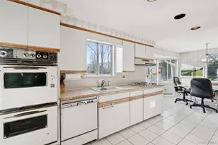 10 Sarah Dr, Dix Hills, NY 11746 - Photo 16