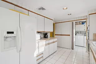 10 Sarah Dr, Dix Hills, NY 11746 - Photo 18