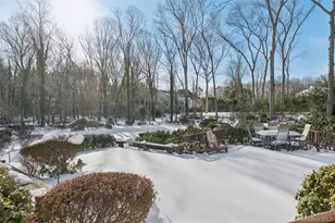 10 Sarah Dr, Dix Hills, NY 11746 - Photo 32