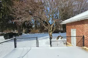 102 Birchwood Park Dr, Syosset, NY 11791 - Photo 24