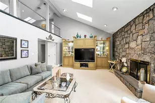 7 Albertson Ln, Old Westbury, NY 11568 - Photo 16