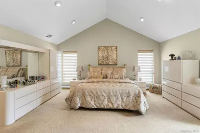 7 Albertson Lane, Old Westbury, NY 11568 - Photo 32