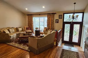 739 Bonnie Dr, Baldwin, NY 11510 - Photo 2