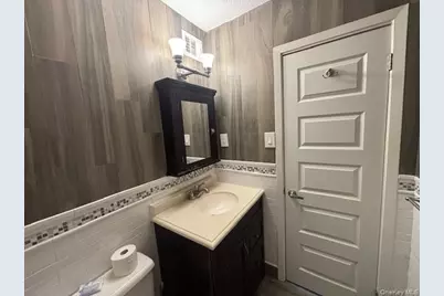 205 Mineola Boulevard #4D, Mineola, NY 11501 - Photo 10