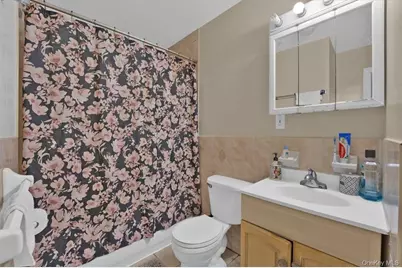 931 E 216th Street, Bronx, NY 10469 - Photo 14