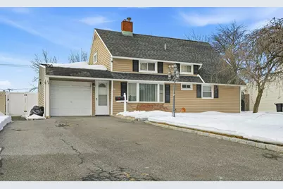 23 Elm Drive W, Levittown, NY 11756 - Photo 2