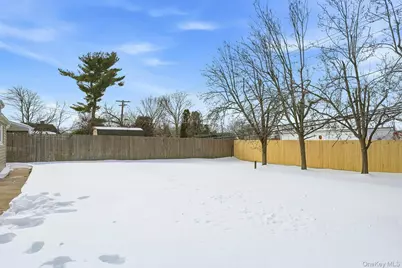 23 Elm Drive W, Levittown, NY 11756 - Photo 4