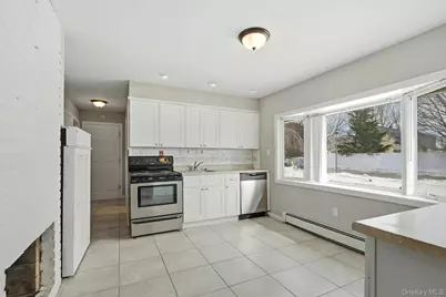 23 Elm Drive W, Levittown, NY 11756 - Photo 8