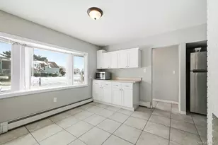 23 Elm Dr W, Levittown, NY 11756 - Photo 10