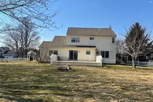 125 Northgate Cir, Calverton, NY 11933 - Photo 22