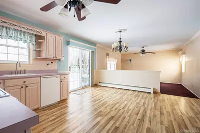 125 Northgate Circle, Calverton, NY 11933 - Photo 6