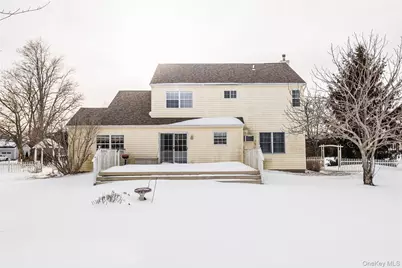 125 Northgate Circle, Calverton, NY 11933 - Photo 20