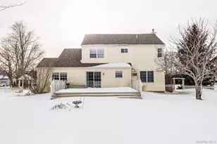 125 Northgate Cir, Calverton, NY 11933 - Photo 20