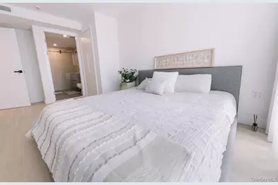 14449 Northern Boulevard #403, Flushing, NY 11354 - Photo 8