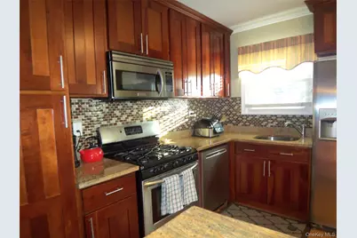 40 Harding Parkway, Mount Vernon, NY 10552 - Photo 2