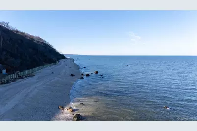 136 Beach Road, Wading River, NY 11792 - Photo 40