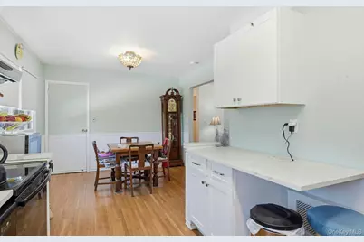 111 King Street, Hicksville, NY 11801 - Photo 20